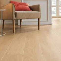 Haus Geschaft -Haus Geschaft parkett la 2v eiche lichtweiss markant struk 531216 int011